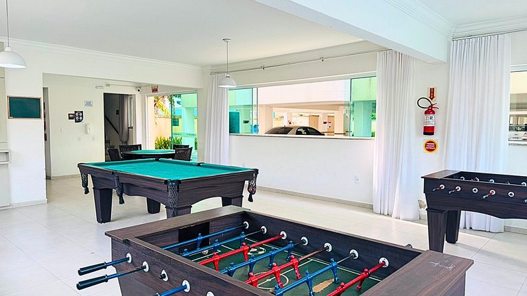 Apartamento com 2 quartos em prédio com piscina