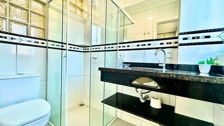 Apartamento de 2 quartos com vista para o mar