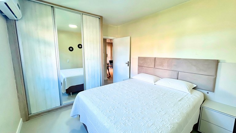 Apartamento de 2 quartos com vista para o mar