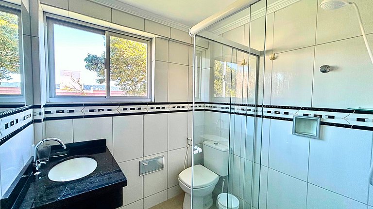 Apartamento de 2 quartos com vista para o mar