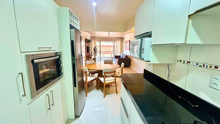 Apartamento de 2 quartos com vista para o mar