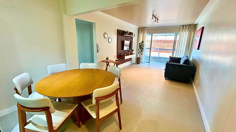 Apartamento de 2 quartos com vista para o mar