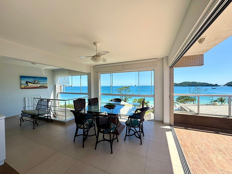 Cobertura duplex com vista para o mar de Bombinhas