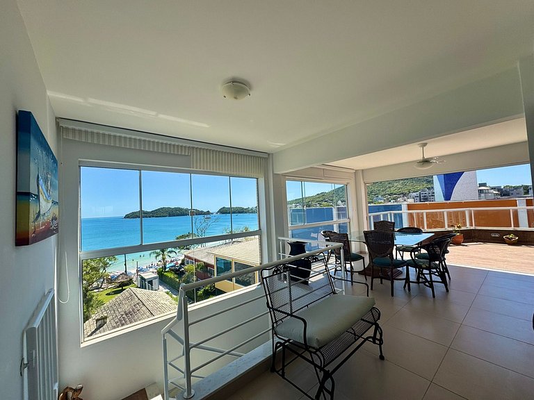Cobertura duplex com vista para o mar de Bombinhas