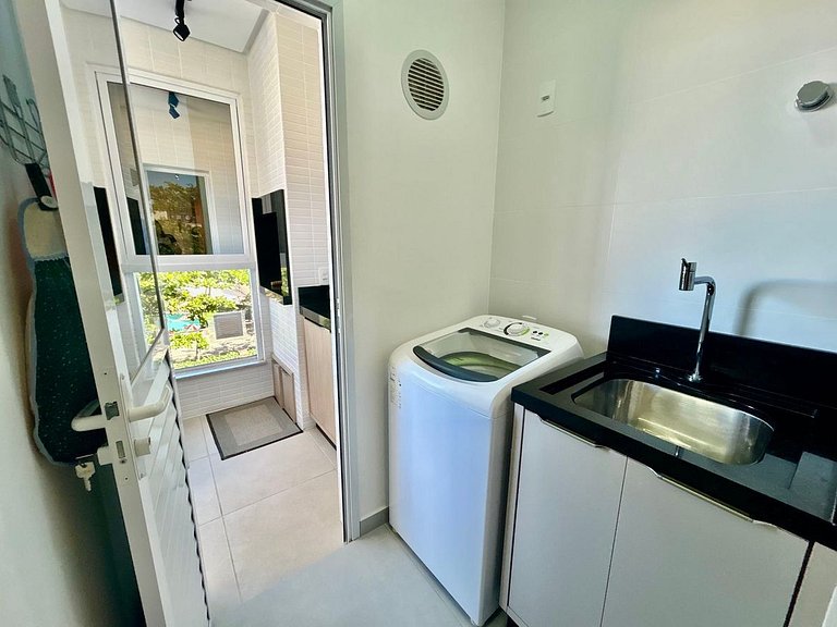 Apartamento com 2 suítes a 130 metros da praia