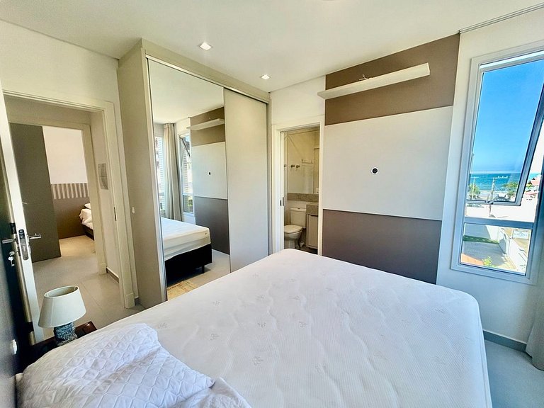 Apartamento com 2 suítes a 130 metros da praia