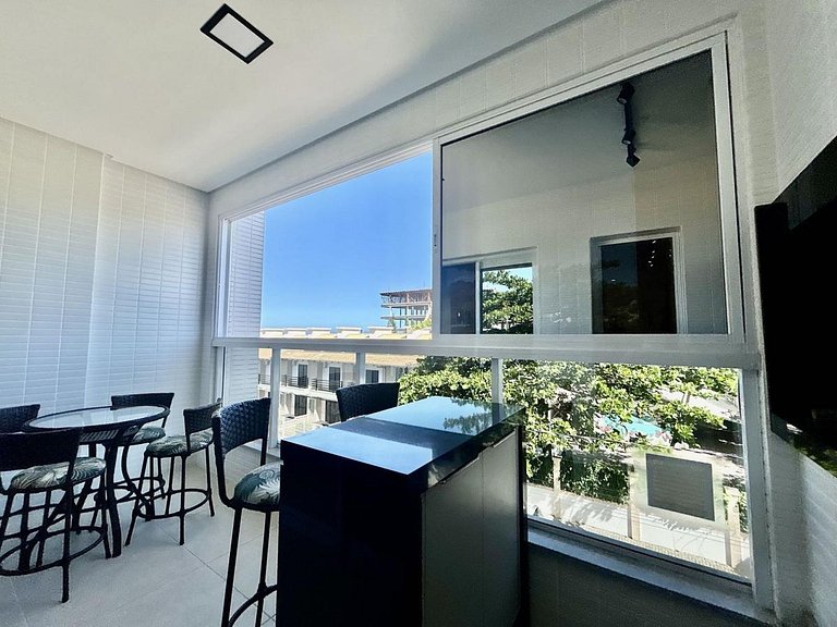 Apartamento com 2 suítes a 130 metros da praia