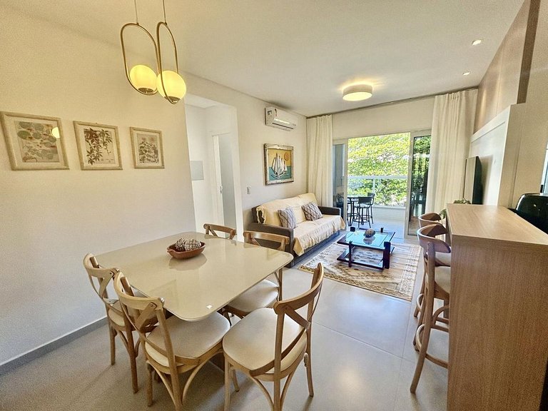 Apartamento com 2 suítes a 130 metros da praia